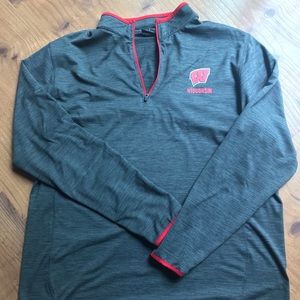 Wisconsin Badgers 1/4 zip top!